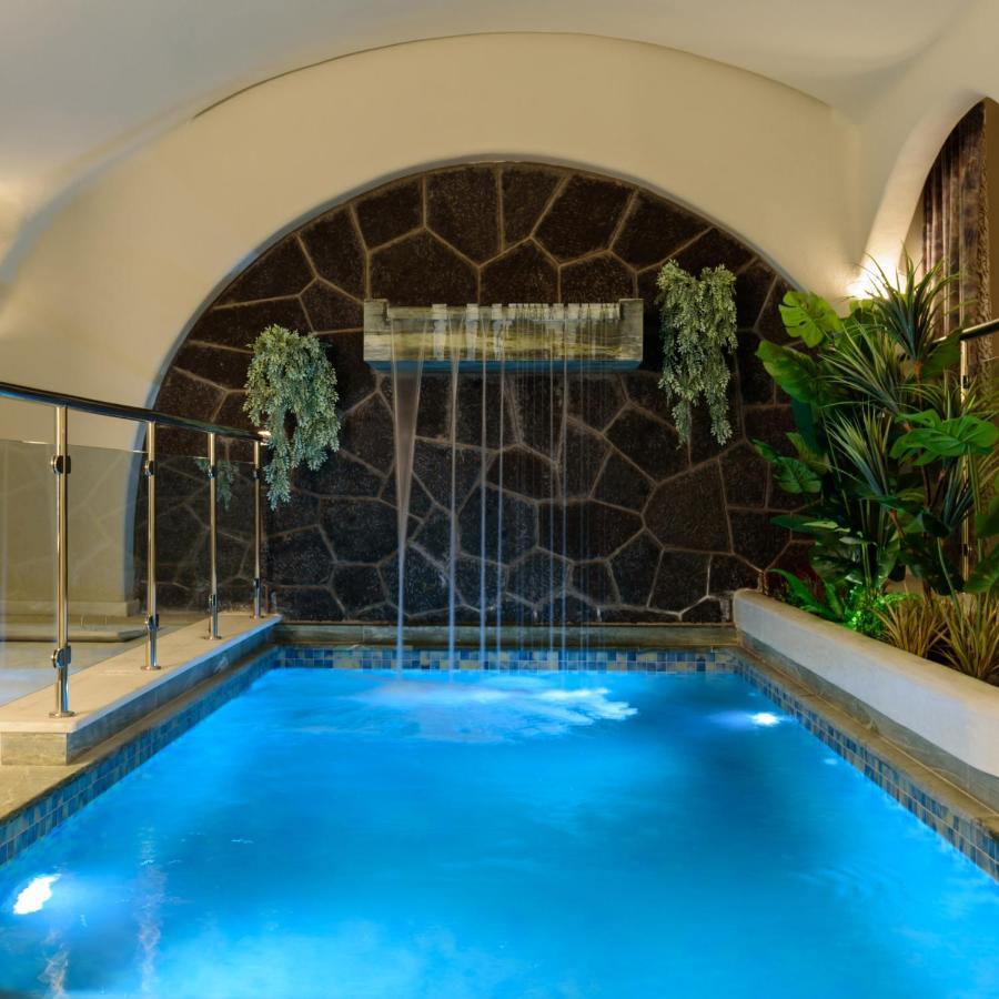 Acro Blue Luxury Villas อาโกรตีรี ภายนอก รูปภาพ